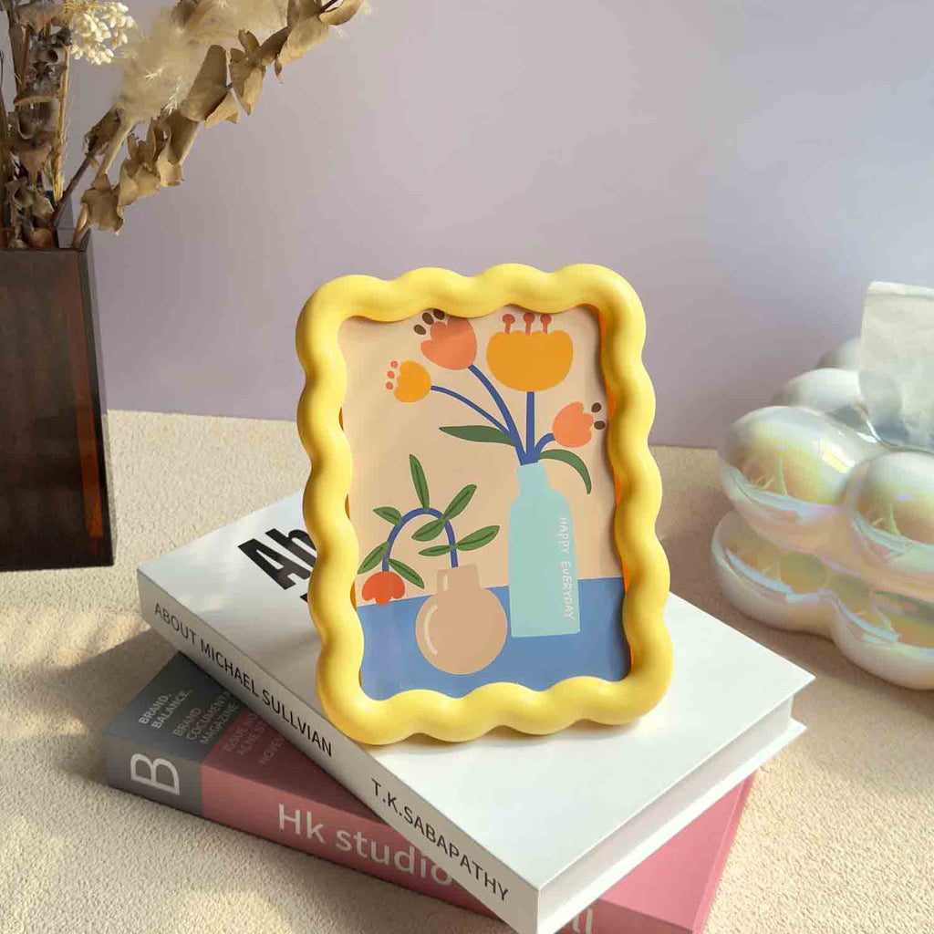 Cream Style Wavy Acrylic Photo Frame