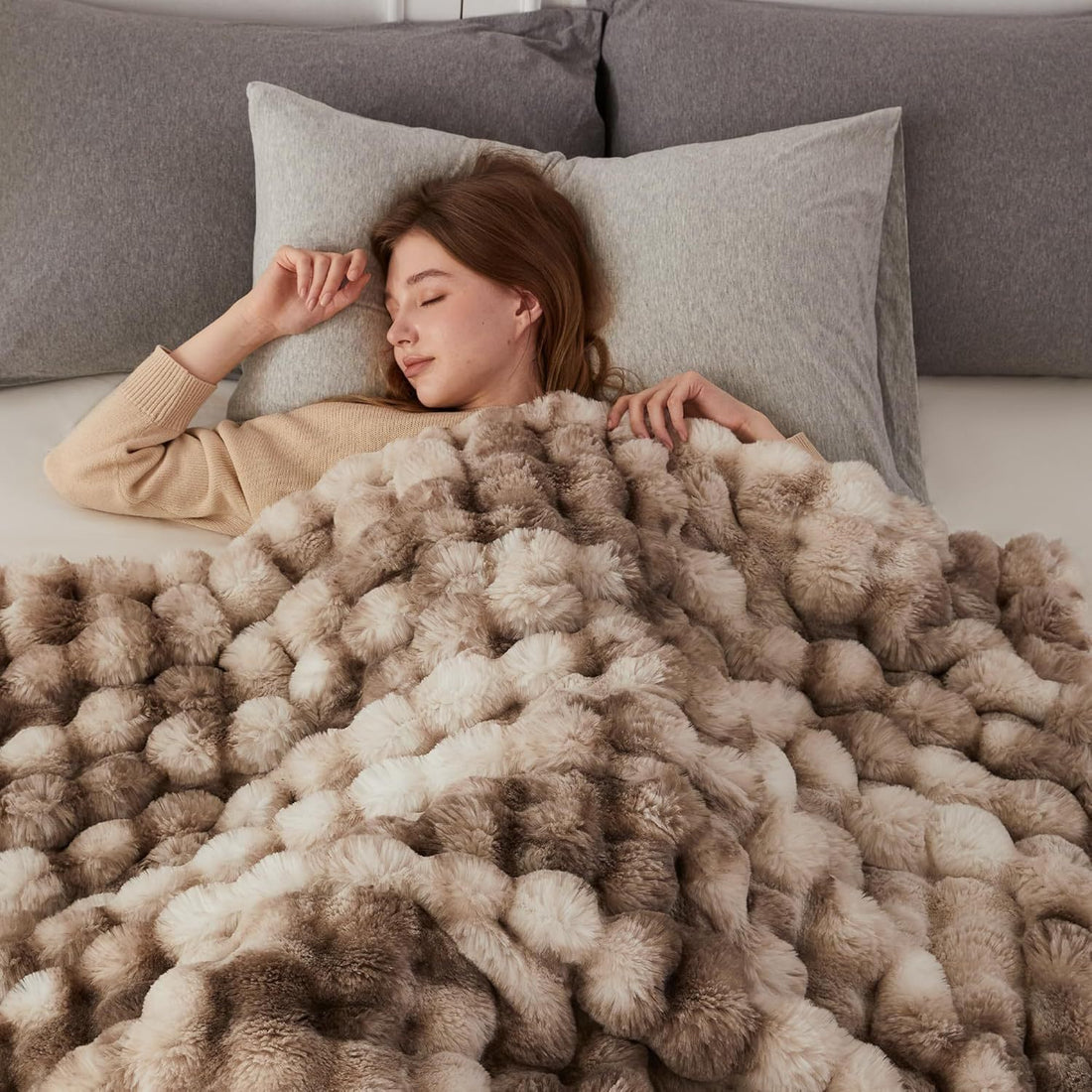 Cozy Faux Fur Throw Blanket