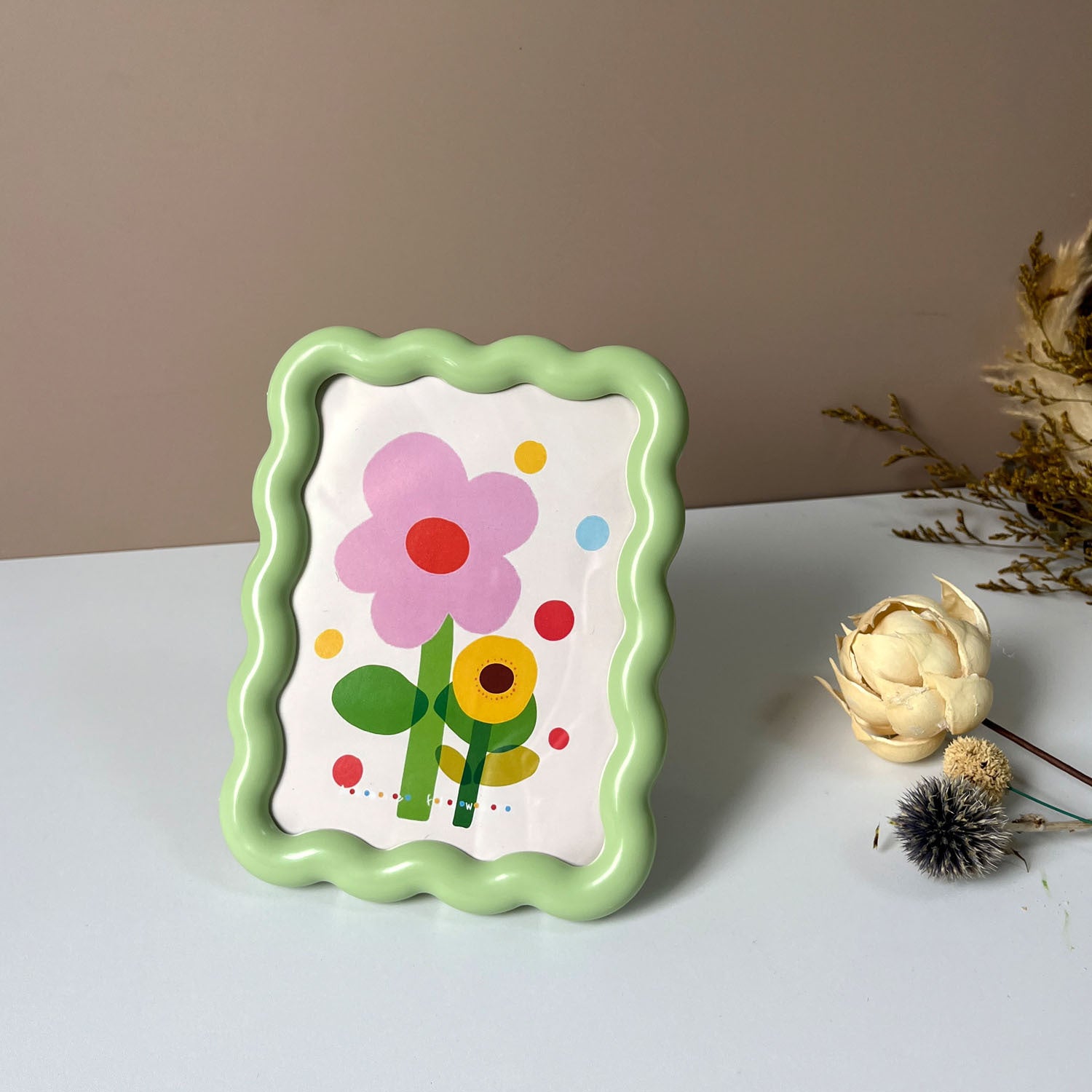 Cream Style Wavy Acrylic Photo Frame