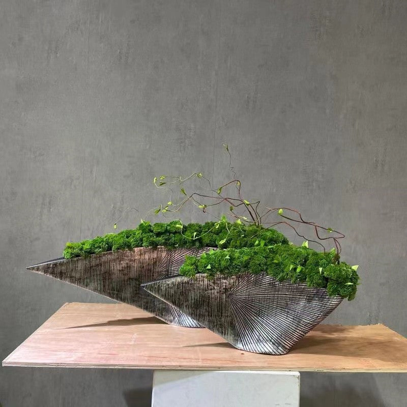 Nordic Shaped Resin Vase