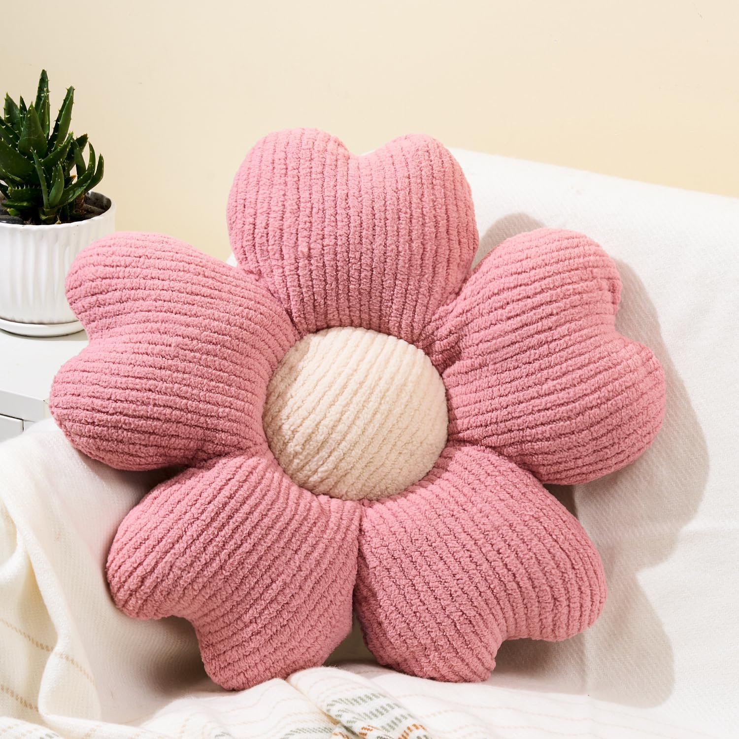 Daisy Flower Throw Pillow