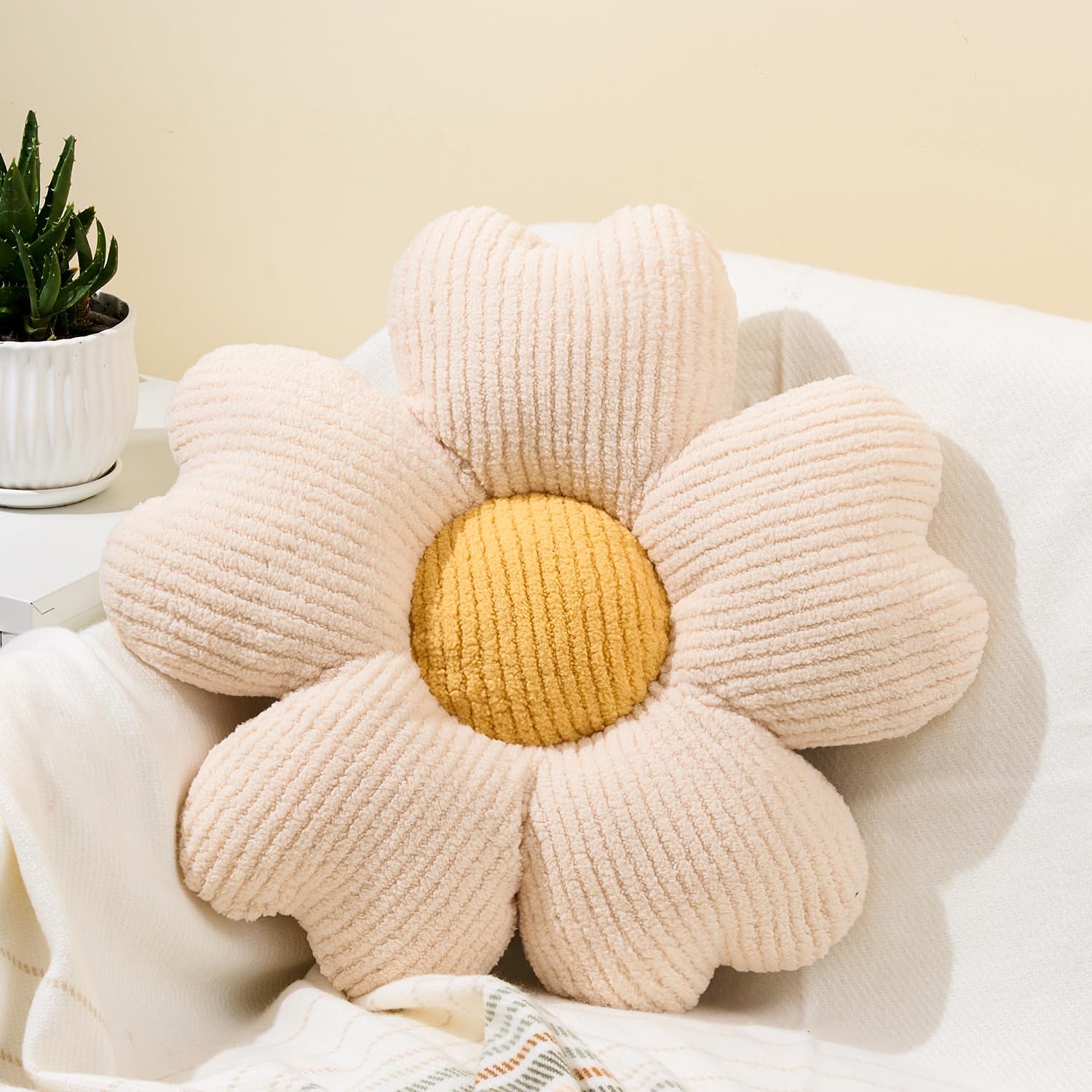 Daisy Flower Throw Pillow