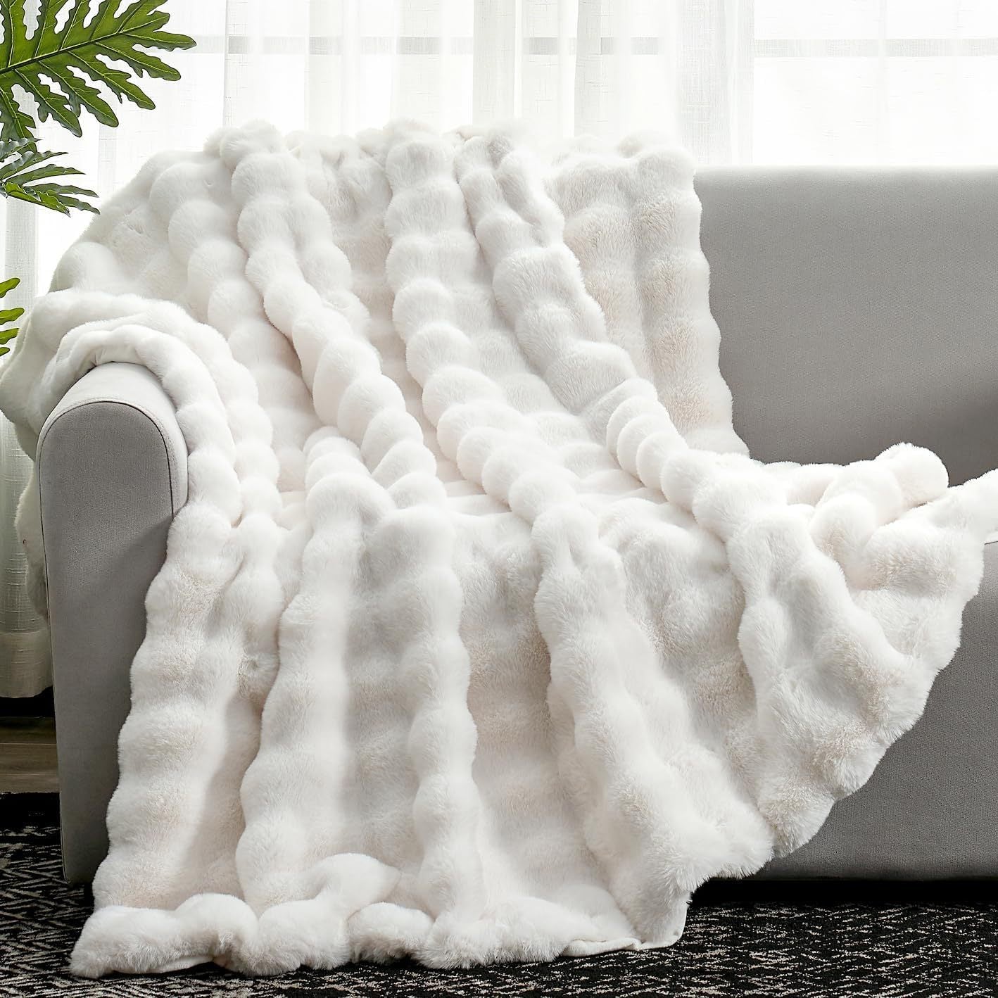 Cozy Faux Fur Throw Blanket