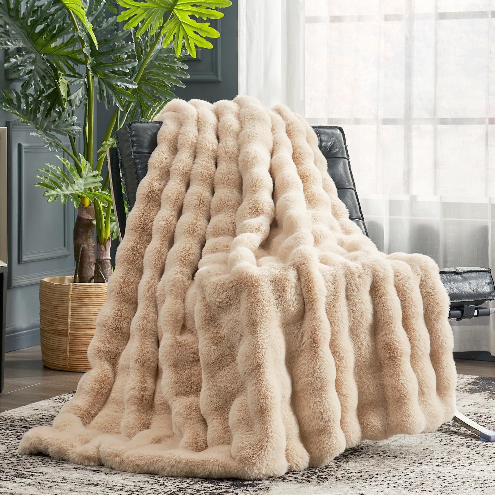 Cozy Faux Fur Throw Blanket
