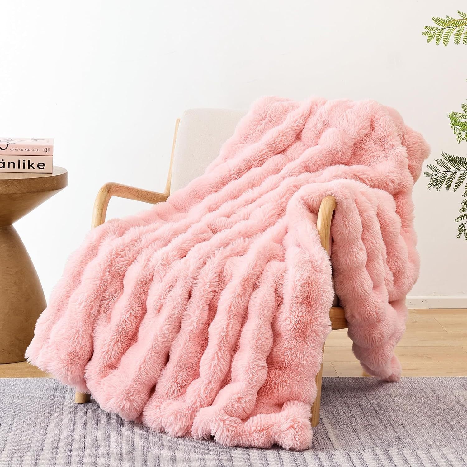 Cozy Faux Fur Throw Blanket