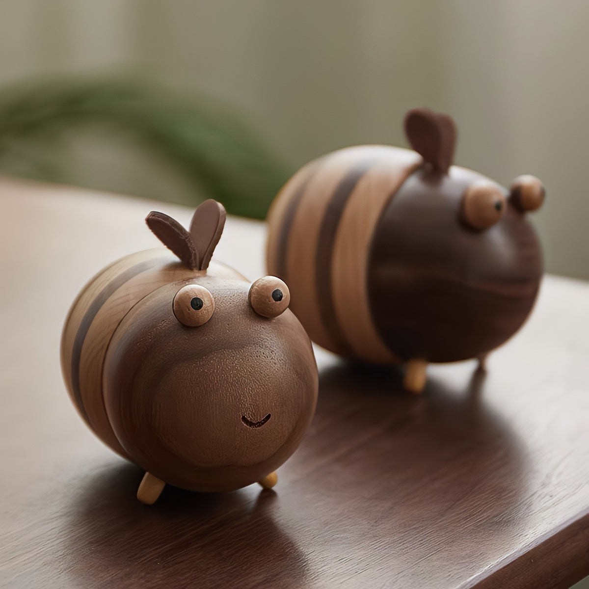 Wooden Bee Toothpick Holder